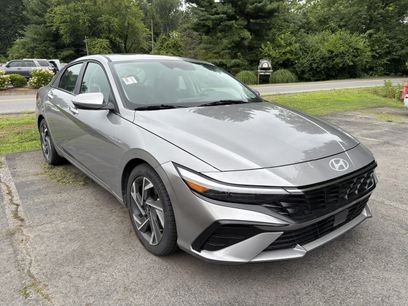 Used 2025 Hyundai Elantra Limited