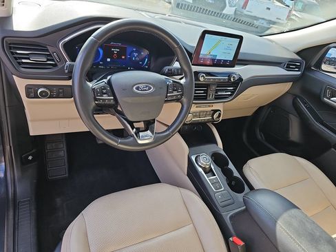 Used 2022 Ford Escape SEL w/ Technology Package AWD/4WD image 16