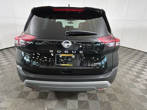Used 2023 Nissan Rogue S AWD/4WD image 3