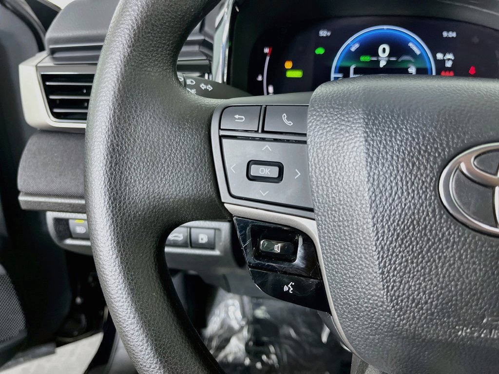 Used 2025 Toyota Camry LE w/ Convenience Package FWD image 14