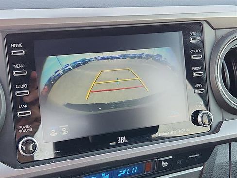 Used 2022 Toyota Tacoma Limited image 13