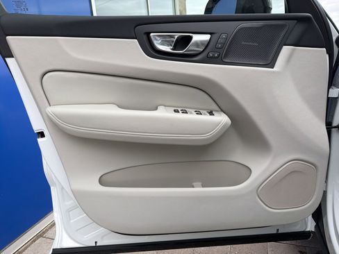 New 2026 Volvo XC60 T8 Ultra w/ Climate Package PRO image 18