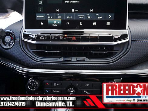 New 2026 Jeep Compass Latitude image 21