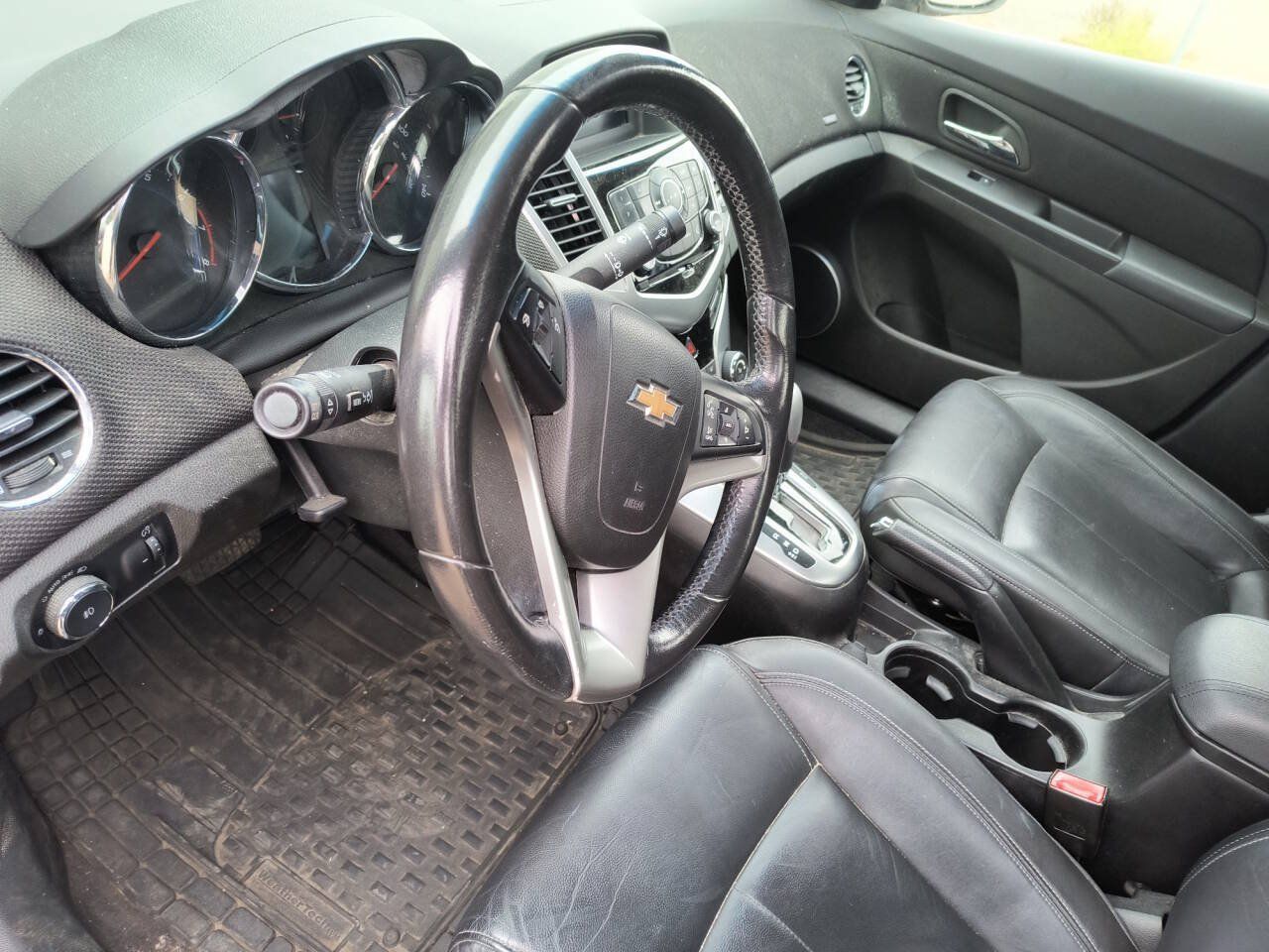 Used 2011 Chevrolet Cruze LTZ w/ RS Package FWD image 33