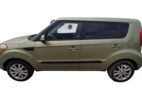Used 2012 Kia Soul + FWD image 2
