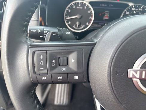 Used 2024 Nissan Pathfinder SV w/ Black Appearance Package image 21