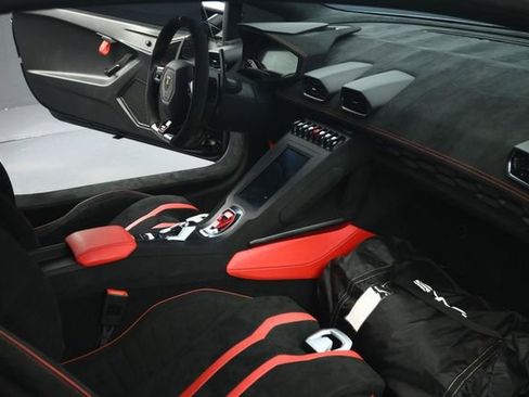 Used 2022 Lamborghini Huracan STO RWD image 53
