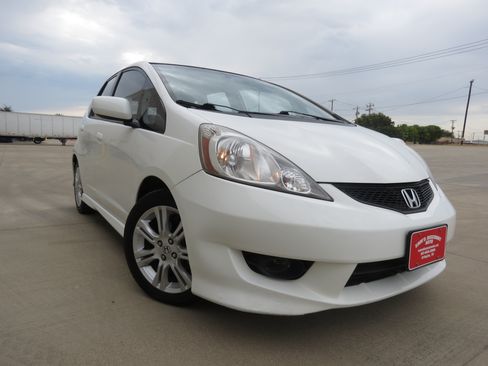 Used 2010 Honda Fit Sport image 2