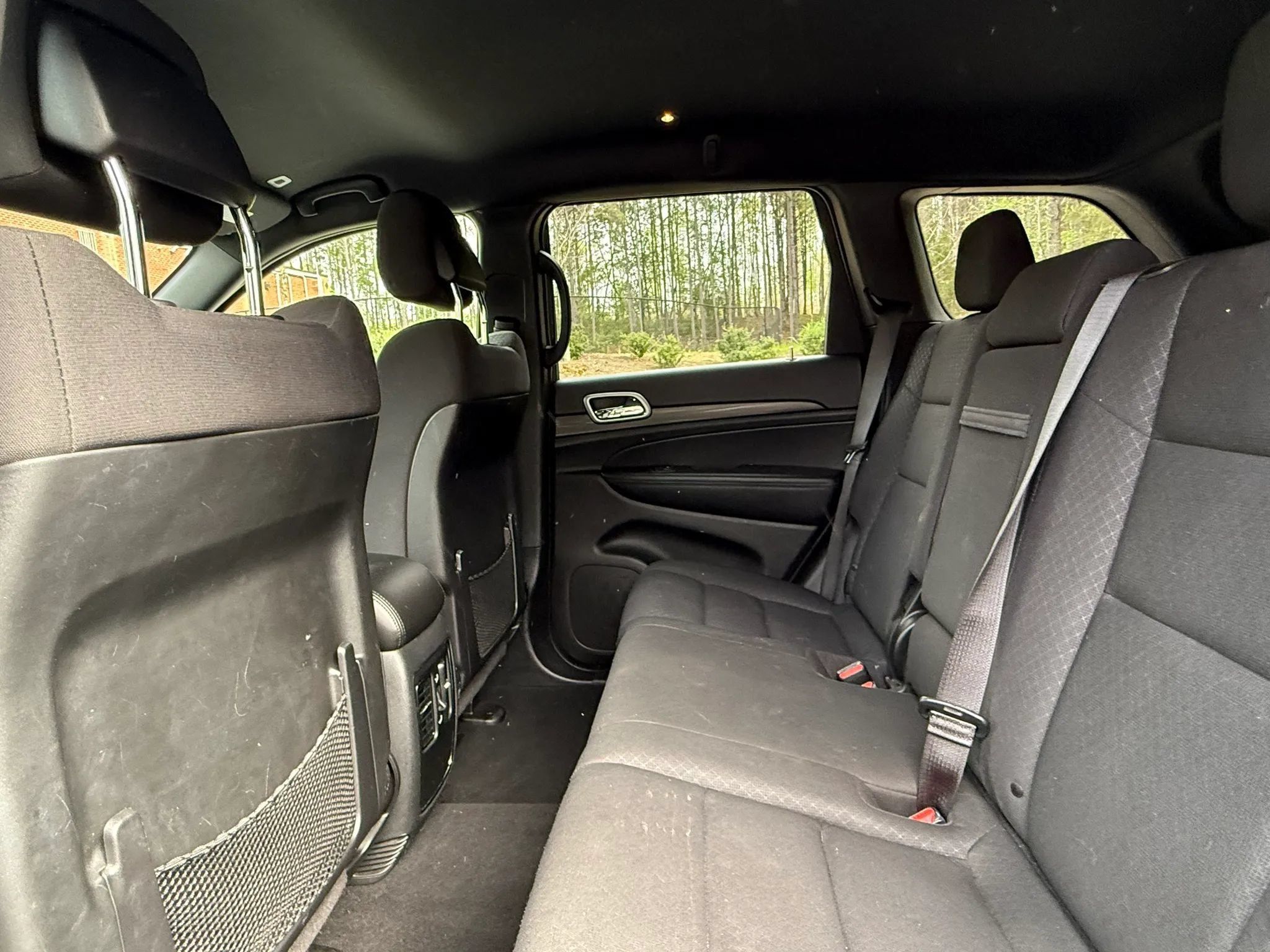 Used 2019 Jeep Grand Cherokee Laredo AWD/4WD image 17