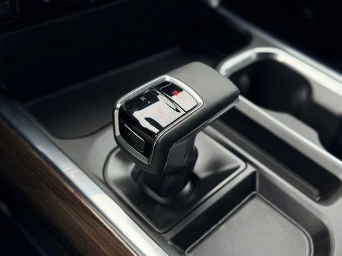 Certified 2024 Chevrolet Silverado 1500 LT AWD/4WD image 17