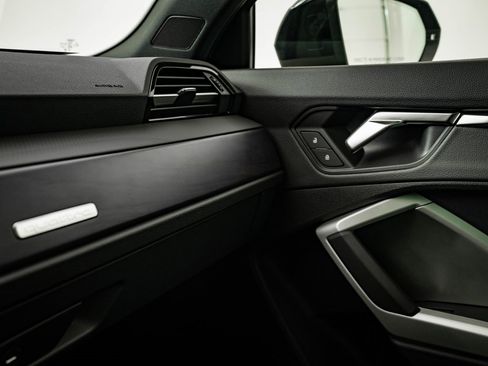 Certified 2024 Audi Q3 2.0T Premium w/ Convenience Package image 38