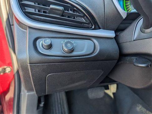 Used 2017 Chevrolet Volt LT w/ Comfort Package image 18