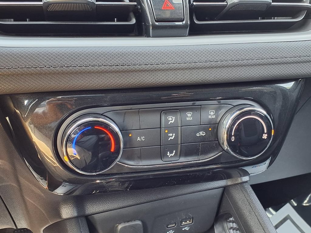 Used 2025 Chevrolet TrailBlazer LT FWD image 12