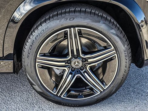 New 2025 Mercedes-Benz GLE 450 4MATIC image 9