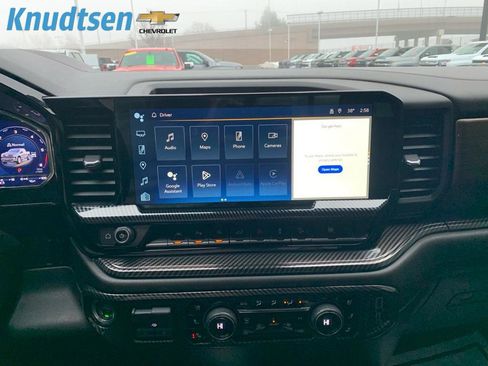 Used 2024 Chevrolet Silverado 1500 High Country w/ Technology Package image 24