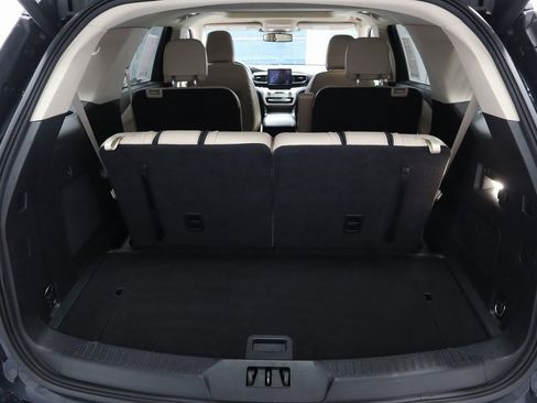 Certified 2022 Ford Explorer XLT w/ Equipment Group 202A image 15