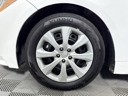 Used 2023 Toyota Corolla LE image 11