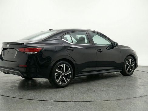 Used 2025 Nissan Sentra SV FWD image 9