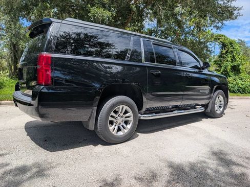 Used 2019 Chevrolet Suburban LT AWD/4WD image 9