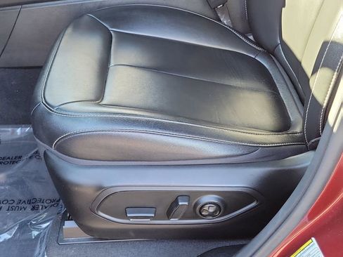 Certified 2024 Jeep Grand Cherokee L Limited w/ Black Appearance Package image 14