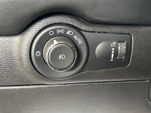 Used 2021 Dodge Durango SXT AWD/4WD image 23