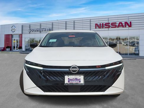 New 2027 Nissan Sentra SR w/ Floor Mat Package FWD image 2