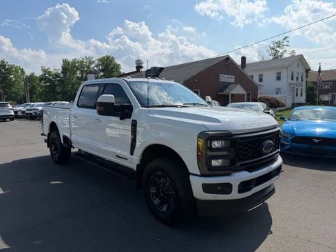 Used 2023 Ford F250 Lariat w/ Lariat Ultimate Package AWD/4WD image 3