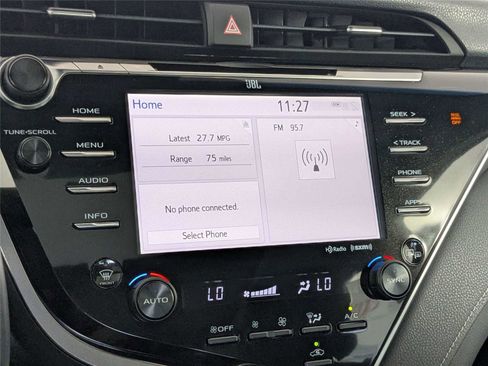 Used 2018 Toyota Camry XSE FWD image 19