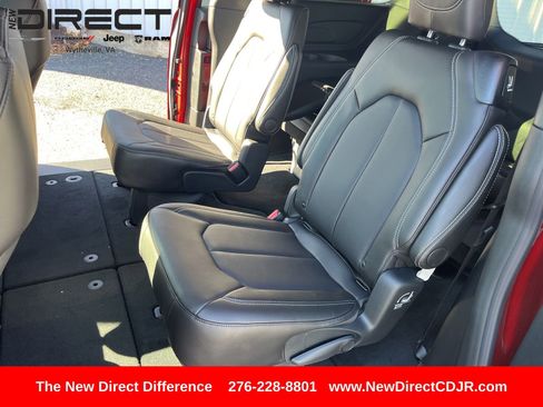 New 2026 Chrysler Pacifica Select image 28