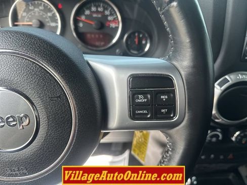 Used 2016 Jeep Wrangler Unlimited Rubicon AWD/4WD image 24
