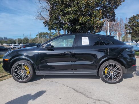 Used 2022 Porsche Cayenne Coupe image 7