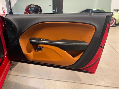 Used 2015 Dodge Challenger SRT Hellcat RWD image 32