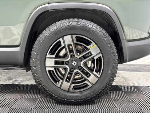 Used 2024 Rivian R1S Adventure AWD/4WD image 10