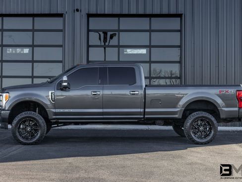 Used 2017 Ford F350 Platinum w/ Platinum Ultimate Package image 4