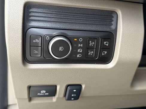 New 2026 Ford F250 Platinum w/ Platinum Plus Package AWD/4WD image 24