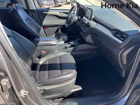 Used 2022 Ford Escape SEL w/ Technology Package FWD image 25