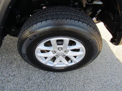 Used 2024 Jeep Wrangler Unlimited Sport AWD/4WD image 10
