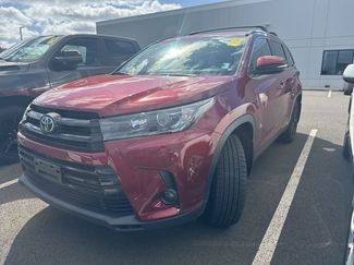 Used 2019 Toyota Highlander SE video 1