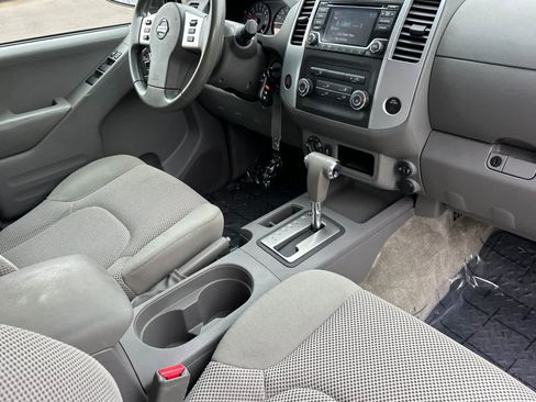 Used 2018 Nissan Frontier SV image 15