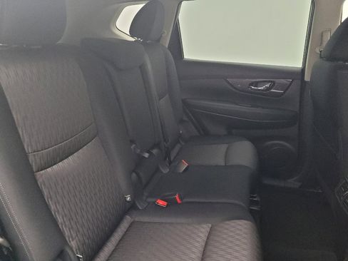 Used 2018 Nissan Rogue SV w/ Sun & Sound Touring Package image 19