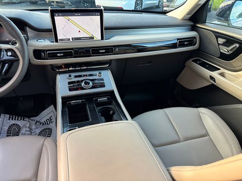 Certified 2024 Lincoln Aviator AWD w/ Premium Package image 31