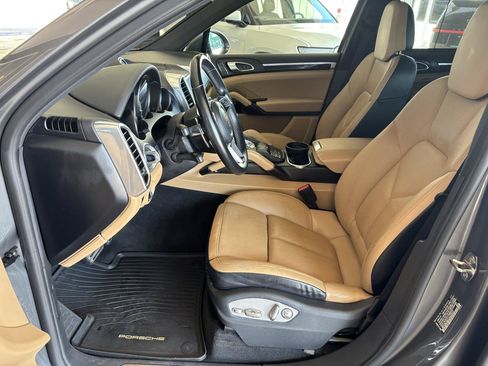 Used 2018 Porsche Cayenne S w/ Premium Package Plus AWD/4WD image 14
