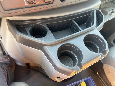 Used 2022 Ford E-350 and Econoline 350 Super Duty image 23