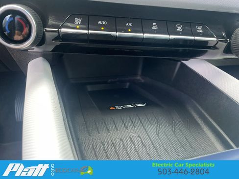 Used 2025 Chevrolet Equinox EV LT FWD image 25