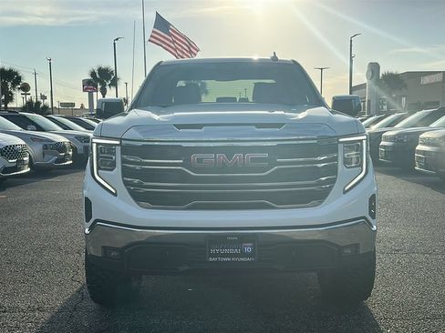 Used 2025 GMC Sierra 1500 SLT RWD image 9
