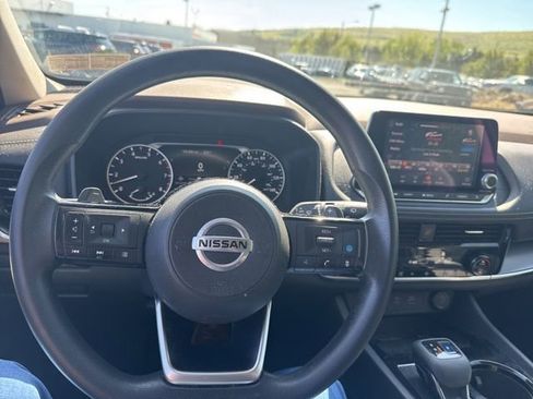 Used 2021 Nissan Rogue SV AWD/4WD image 15