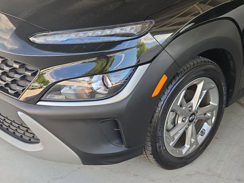 Used 2022 Hyundai Kona SEL w/ Convenience Package FWD image 10