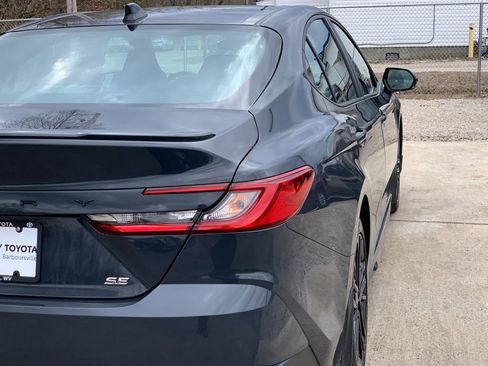 Used 2025 Toyota Camry SE image 34