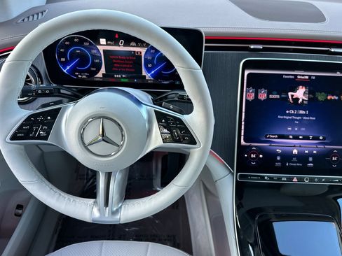 Used 2026 Mercedes-Benz EQE 320 4MATIC SUV image 26