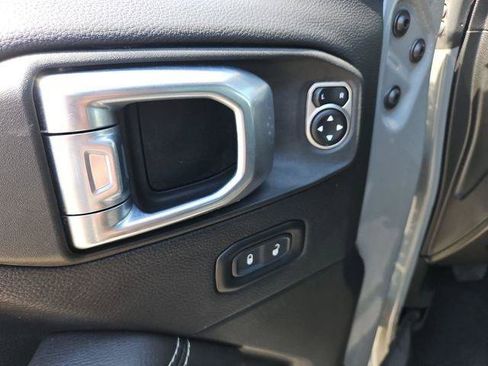 Used 2023 Jeep Wrangler Unlimited Sahara AWD/4WD image 22